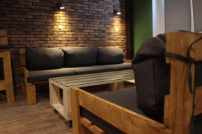 Отель Friendly House  Вишневое